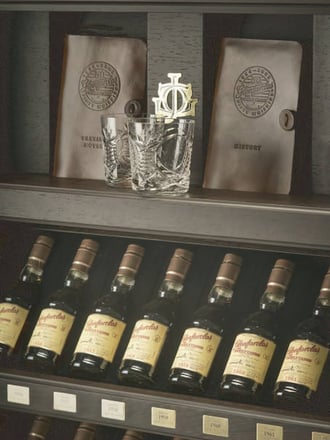 Glenfarclas The Family Casks (1954-2003) / Travel Trunk
