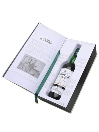 Laphroaig 30 Year Old / The Ian Hunter Story