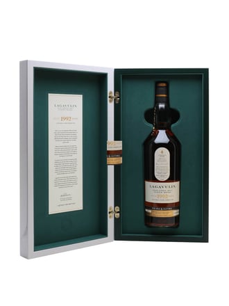 Lagavulin 28 Year Old / Prima & Ultima