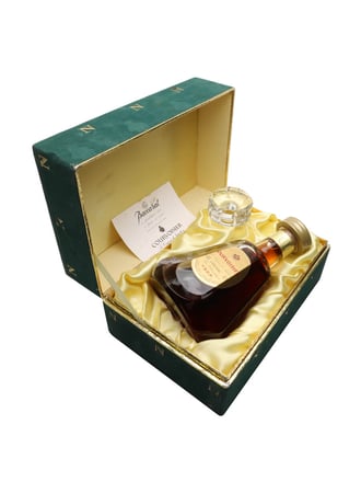 Courvoisier Napoleon Cognac / Baccarat Crystal / Bot.1970s
