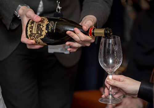 2018 The first Champagne Show takes place